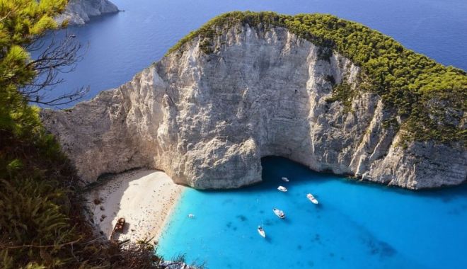 Atenţionare de călătorie pentru românii care merg în Grecia. Ce a transmis MAE
