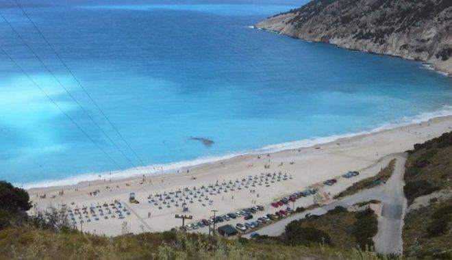 O nouă tragedie cu români în Grecia. Un mort şi opt răniţi găsiţi pe malul mării
