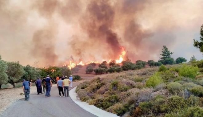 GRECIA ARDE! Ce se întâmplă cu vacanţele românilor? ANAT lămureşte situaţia! - grecia-arde-1690184598.jpg
