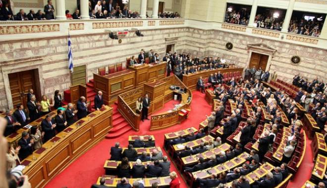 Parlamentul grec a aprobat acordul tehnic cu creditorii privind un al treilea plan de ajutor - grecia2-1439537816.jpg