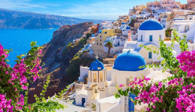 Turismul bate COVID-ul! Ce se întâmplă cu turiștii care merg în Grecia și se infectează