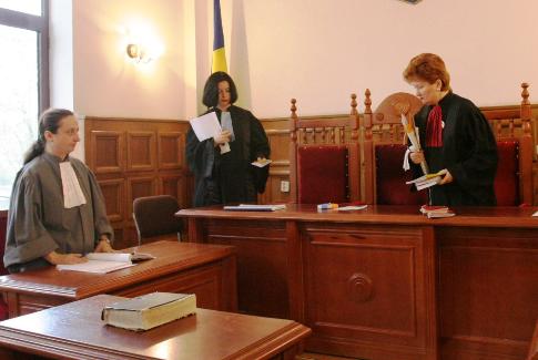 564 noi locuri de muncă pentru judecători și grefieri au finațare - grefier-1345740806.jpg