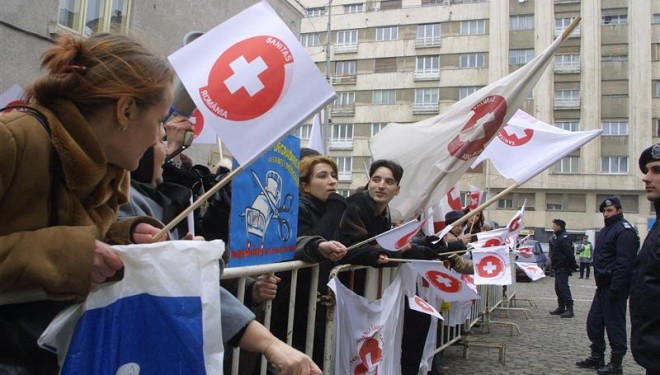 80% dintre cadrele medicale sunt pentru o grevă generală - greva-1509874350.jpg