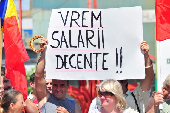 Muncitorii de la Minmetal intră în grevă - greva-1513267863.jpg
