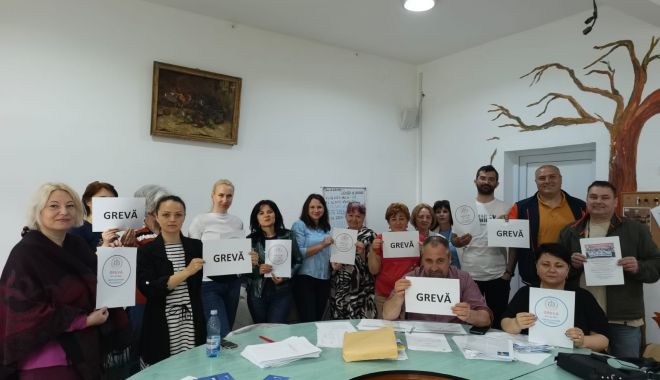 Astăzi, miting de amploare al angajaților din învățământ. Oare vor accepta cardul oferit de Guvern? - greva-1684998211.jpg