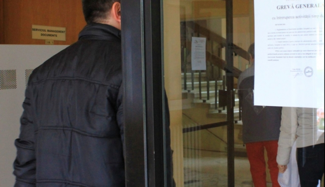Vor salarii  mai mari! Grevă  de avertisment, astăzi,  la Garda de Mediu - grevala-1493134922.jpg
