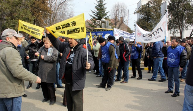 Greva de la Oil Terminal, declarată legală de judecători - grevalaoilterminal81331573558-1331846628.jpg