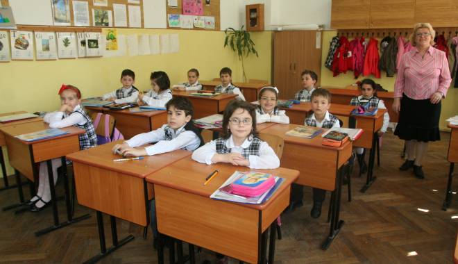 Școlile din Constanța, controlate de inspectorii DSP - grevaprofesorieleviscciprianporu-1443702220.jpg
