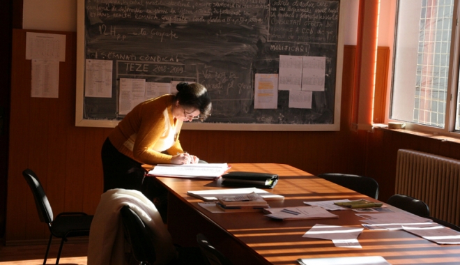 Profesorii, la un pas de grevă. Creșterea salariilor, o mare țeapă - grevaprofesoriscoalaelevi15-1505927614.jpg