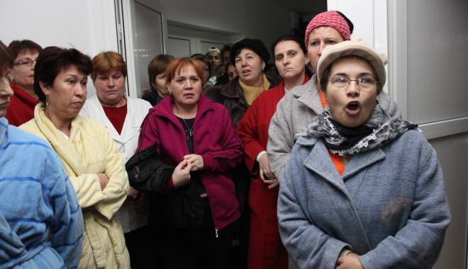Tensiunile continuă la Sanatoriul Techirghiol. Angajații pregătesc  o grevă legală / GALERIE FOTO - grevasanatoriulbalneartechirghio-1418199221.jpg