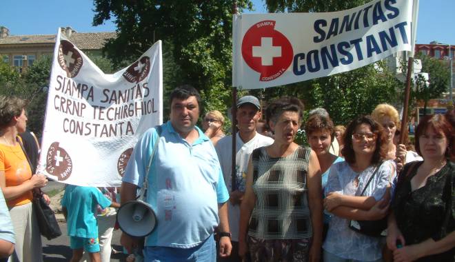 Federația Sanitas se pregătește de proteste - grevasanitasgf26-1432734216.jpg