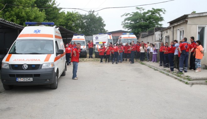 Ambulanțele județene, reorganizate în șapte servicii regionale - grevaserviciulambulanta21-1377247518.jpg