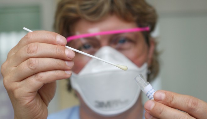 80 de constănțeni internați cu gripă și infecții respiratorii în ultimele zile - gripa-1363002829.jpg