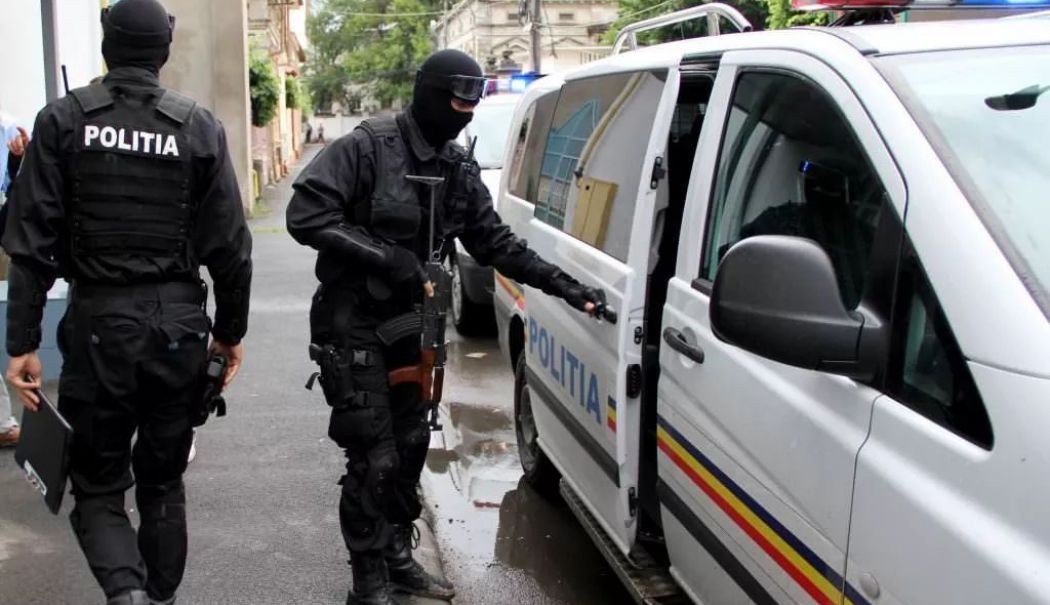 Grupare de trafic de droguri destructurată de poliţişti şi procurori DIICOT - grupare-diicot-1726243891.jpg