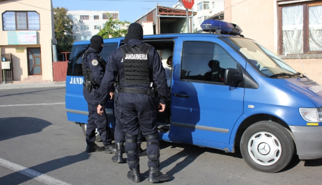 Grupare specializată în falsificare de carduri bancare, destructurată. Cum a dat lovitura, la Constanța, soțul Andei Adam - gruparecarduri-1476894063.jpg