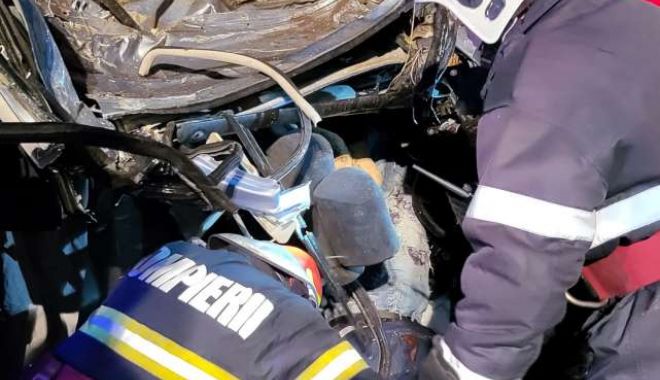 Doi copii şi doi adulţi au murit într-un accident rutier, pe E85 - gsa13oct22accnt3-1665641724.jpg