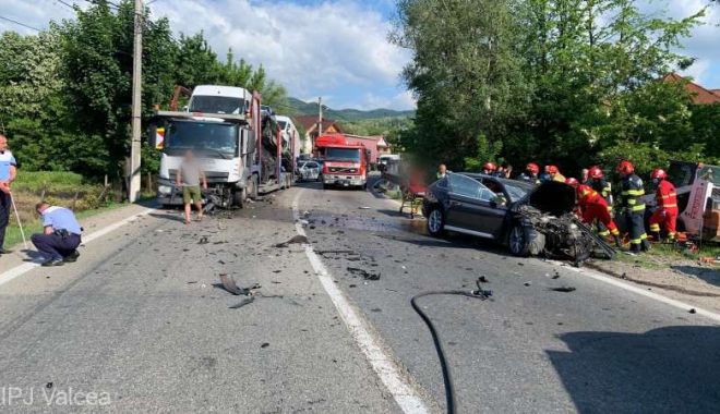ACCIDENT GRAV, DUPĂ UN IMPACT FRONTAL! O femeie şi un copil, victime - gsa23mai22accidentdn7valcea-1653299184.jpg