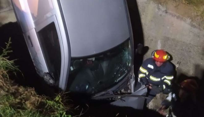 Autoturism găsit căzut în apă! Trei echipaje de pompieri, trimise la faţa locului - gsa7nov22accnt-1667892956.jpg