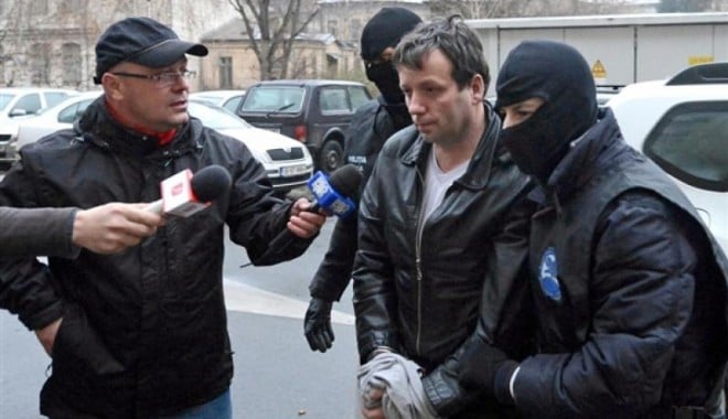 Hackerul Guccifer, condamnat la 7 ani de închisoare cu executare - guccifer-1402061838.jpg