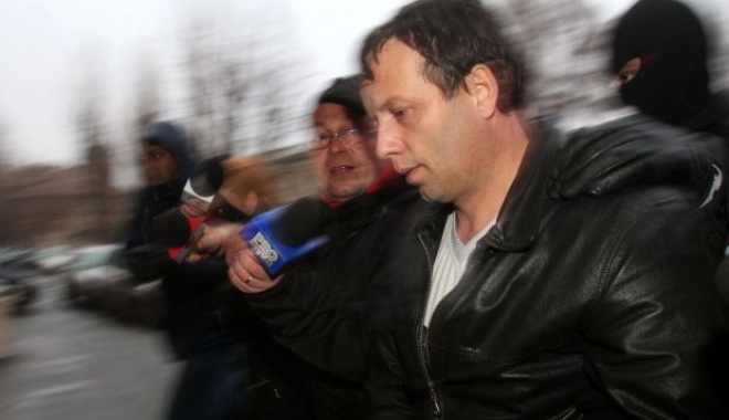 Hackerul român Guccifer, judecat în SUA - guccifer-1459590560.jpg