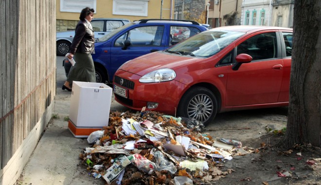 Unde își aruncă românii gunoaiele - gunoaie-1385143811.jpg