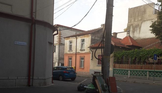 Aruncarea deșeurilor pe domeniul public, sancționată de polițiştii locali