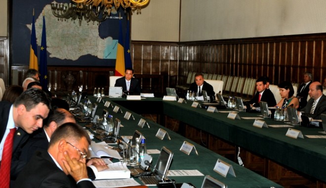 Peste două treimi din români nu au încredere în Guvern - guvern-1374724525.jpg