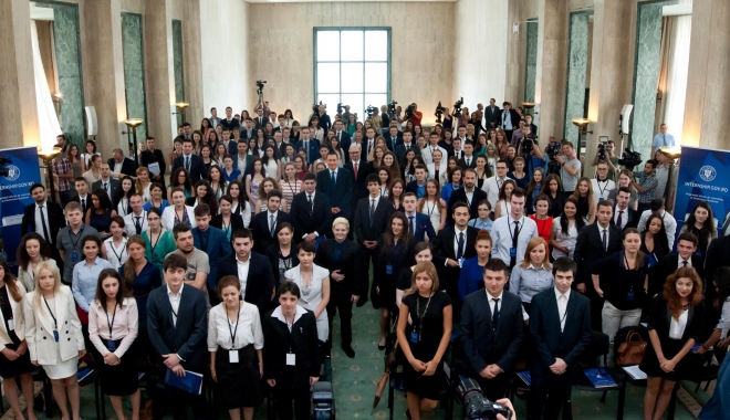 Guvern: Program de internship în perioada 17 iulie - 18 septembrie - guvern-1486788783.jpg