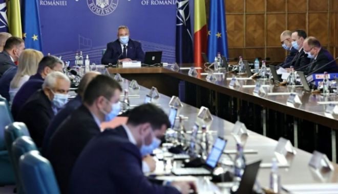 Ședință de Guvern cu măștile pe față. Premierul și miniștrii le-au purtat deşi nu sunt obligatorii