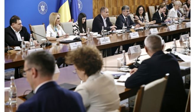 Guvernul vrea să impună austeritate pentru a se încadra în deficit - guvern-1698073271.jpg
