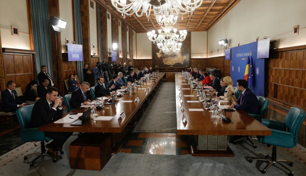 Guvernul a adoptat ordonanţa care prevede majorări salariale de 10% - guvern-1716478689.jpg