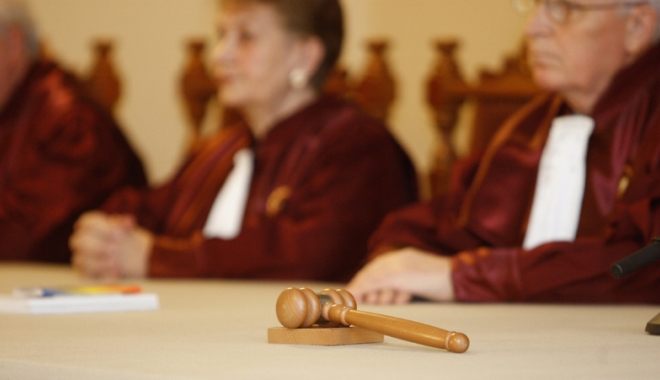 Adio creșteri salariale la bugetari? Guvernul atacă la CCR toate 
