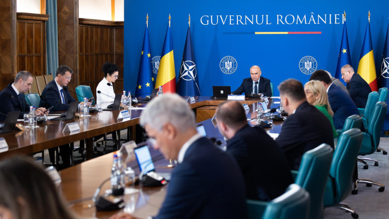 Guvernul a aprobat proiectul privind interdicția cumulului pensiilor speciale cu salariile - guvernul-bolojan-1777574036.webp