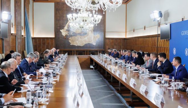 Guvernul anunță că salariile din Sănătate vor fi majorate cu 15%