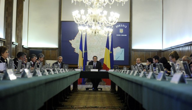 Guvernul asigură că vrea scăderea CAS și neimpozitarea profitului - guvernuldaasiguraricavrea-1392834968.jpg