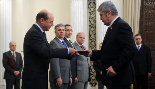 Guvernul Ponta 3 a depus jurământul la Cotroceni. Cine sunt noii miniștri - guvernulponta3-1394044084.jpg