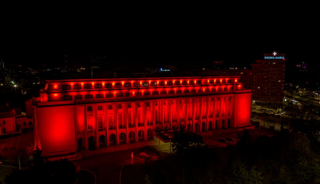 Peste 100 de clădiri din ţară, iluminate în roşu marţi, de Ziua Europeană 112