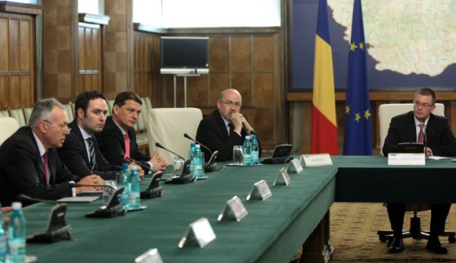 Ședință specială de Guvern dedicată fondurilor europene - guvernungureanu-1332497989.jpg