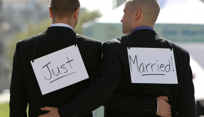Biserica din Norvegia a legalizat căsătoriile gay - guy-1460389795.jpg