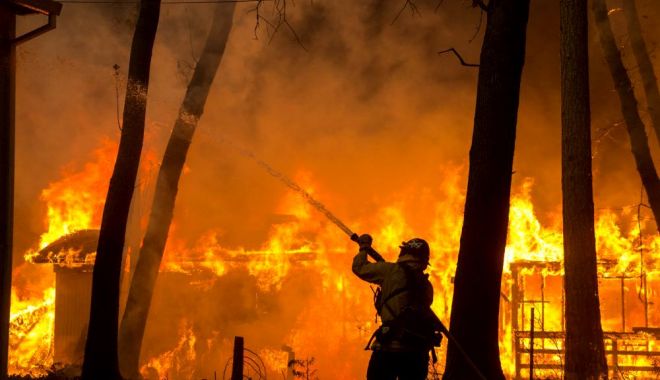 Nouă morți după incendiile din California. Lady Gaga, Cher și Kim Kardashian, evacuați din Malibu - h54763546e1541839452368-1541926354.jpg