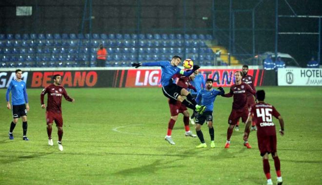 Hagi, mulțumit de jocul echipei sale, în meciul cu CFR Cluj. 