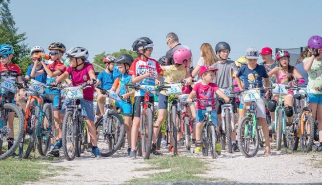 Hagieni XC - Ograda Veseliei 2018 se apropie de start - hagieniogradabun-1525710726.jpg