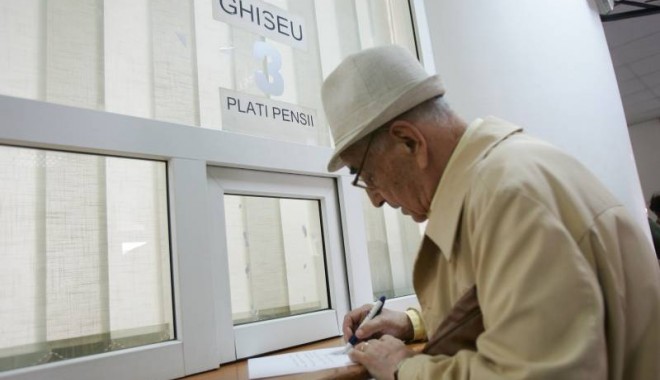 Pensiile se dau luna aceasta cu trei zile înainte - haicupensia-1333533441.jpg