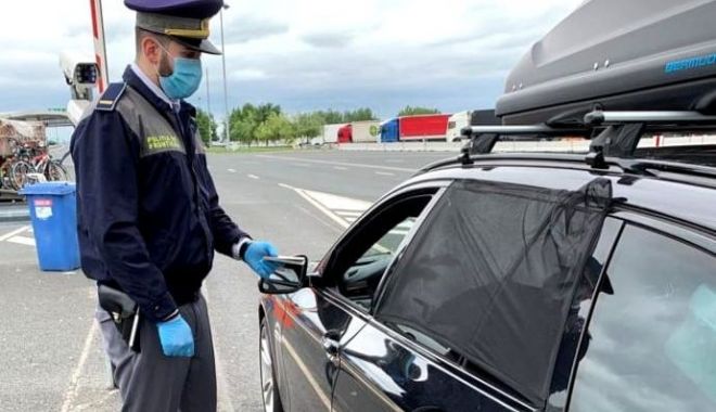 Haine posibil contrafăcute, confiscate de poliţiştii de frontieră de la Vama Veche - haine-1614345121.jpg