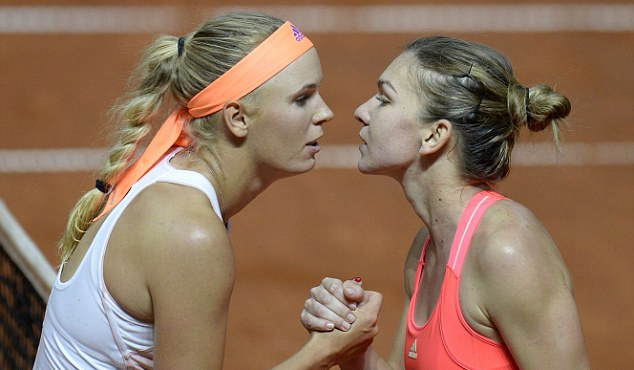 Tenis / Halep își păstreză locul 3 WTA. Wozniacki a fost eliminată din turneul de la Stanford - halep-1438930093.jpg