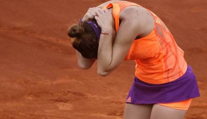 Simona Halep, în DOLIU / DECIZIA CARE ÎI VA AFECTA CARIERA - halep64-1425990188.jpg