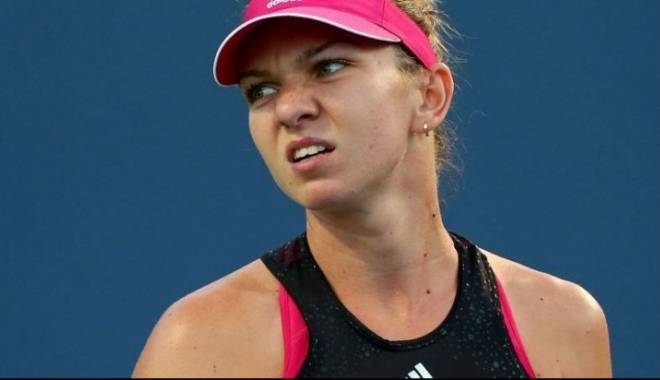 Simona Halep a abandonat în finala turneului WTA de la Toronto - halepa57113800-1439755505.jpg