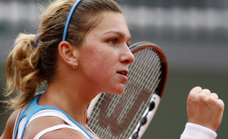 Tenis / Simona Halep s-a calificat în turul II la Dubai - halepdubai-1329582578.jpg