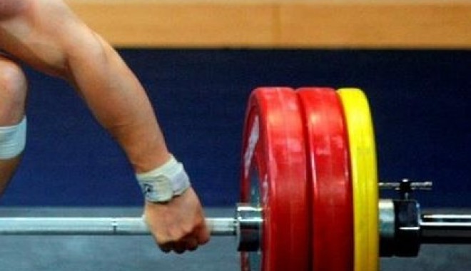 Halterofilii, obișnuiți cu podiumul - halere-1384840228.jpg