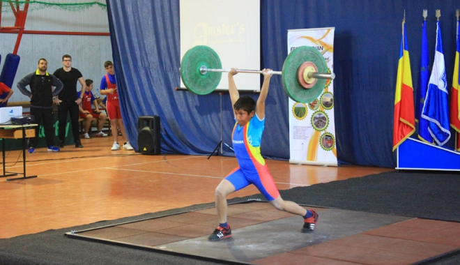 Halterofilii de la CS Farul, cu gândul la calificare - halerofilii-1461777551.jpg